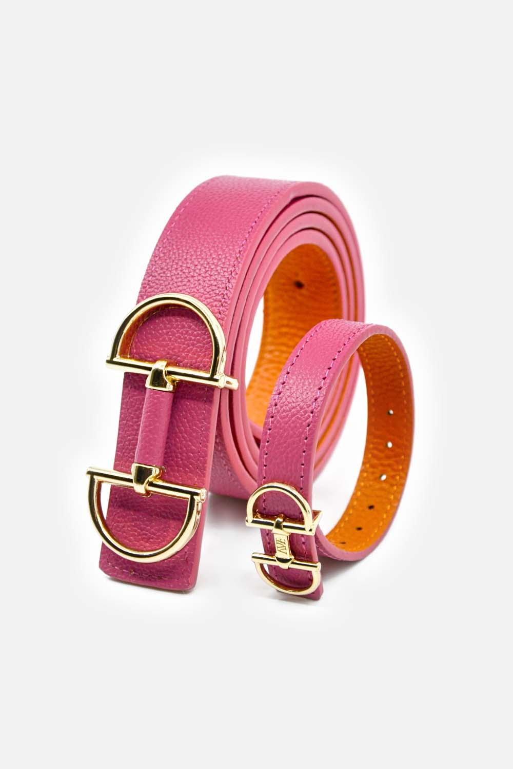 Jewelry bracelet made of leather with a snaffle as a clasp and a box