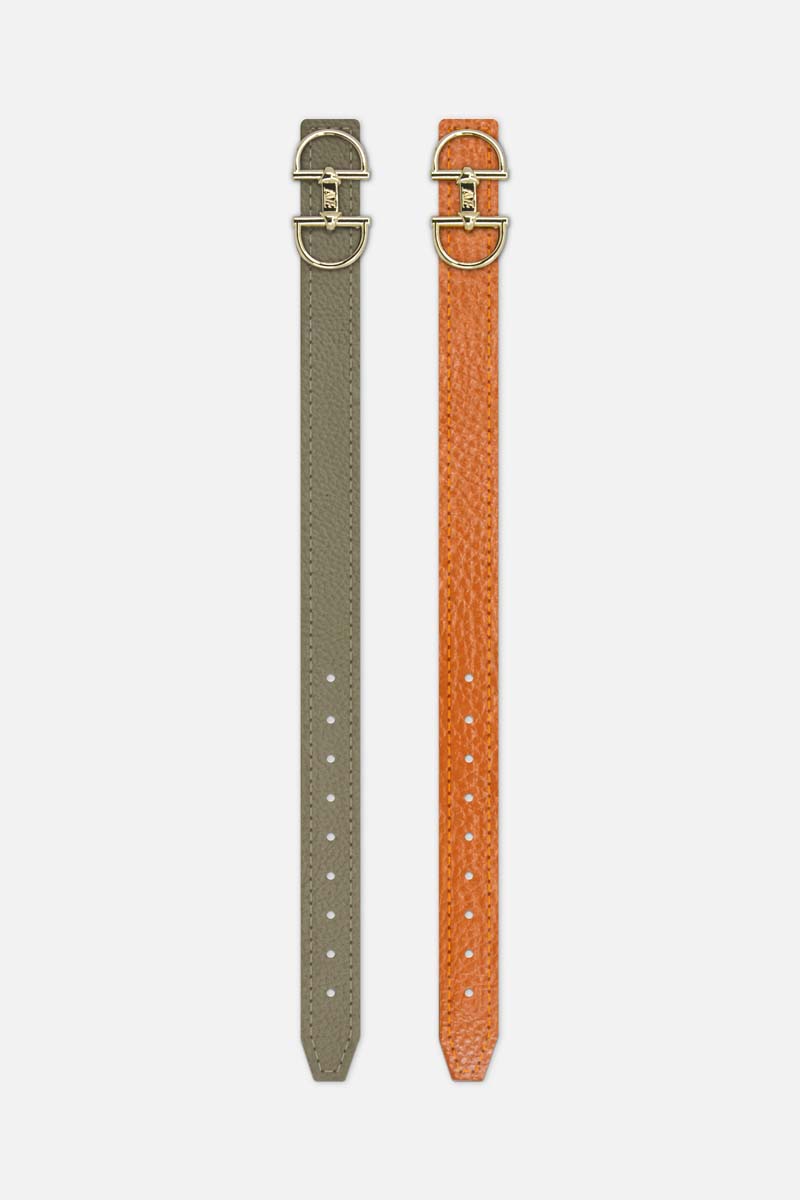 Jewelry bracelet made of leather with a snaffle as a clasp and a box