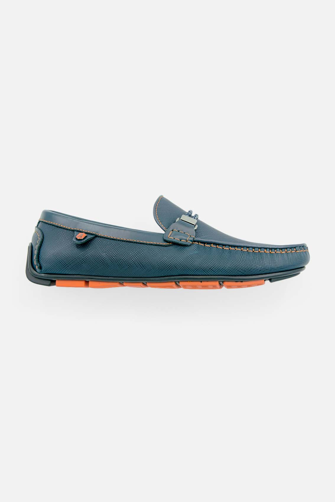 Men's moccasins made of leather with closed sole
